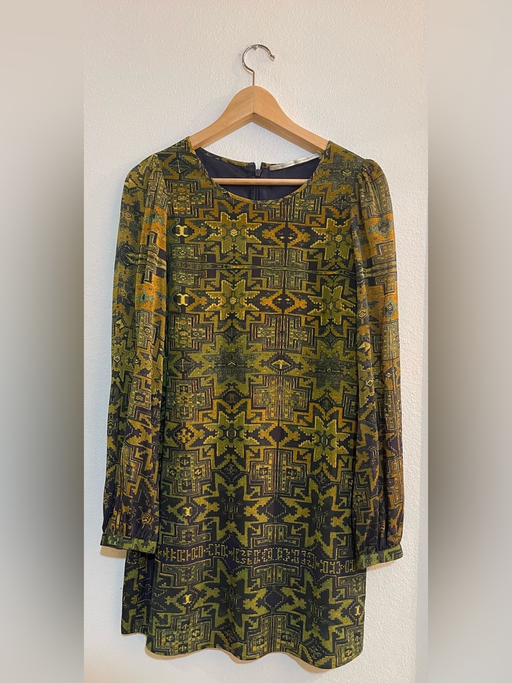 Silk TWELFTH STREET BY CYNTHIA VINCENT Green Print Size 8 Long Sleeve Mini Dress